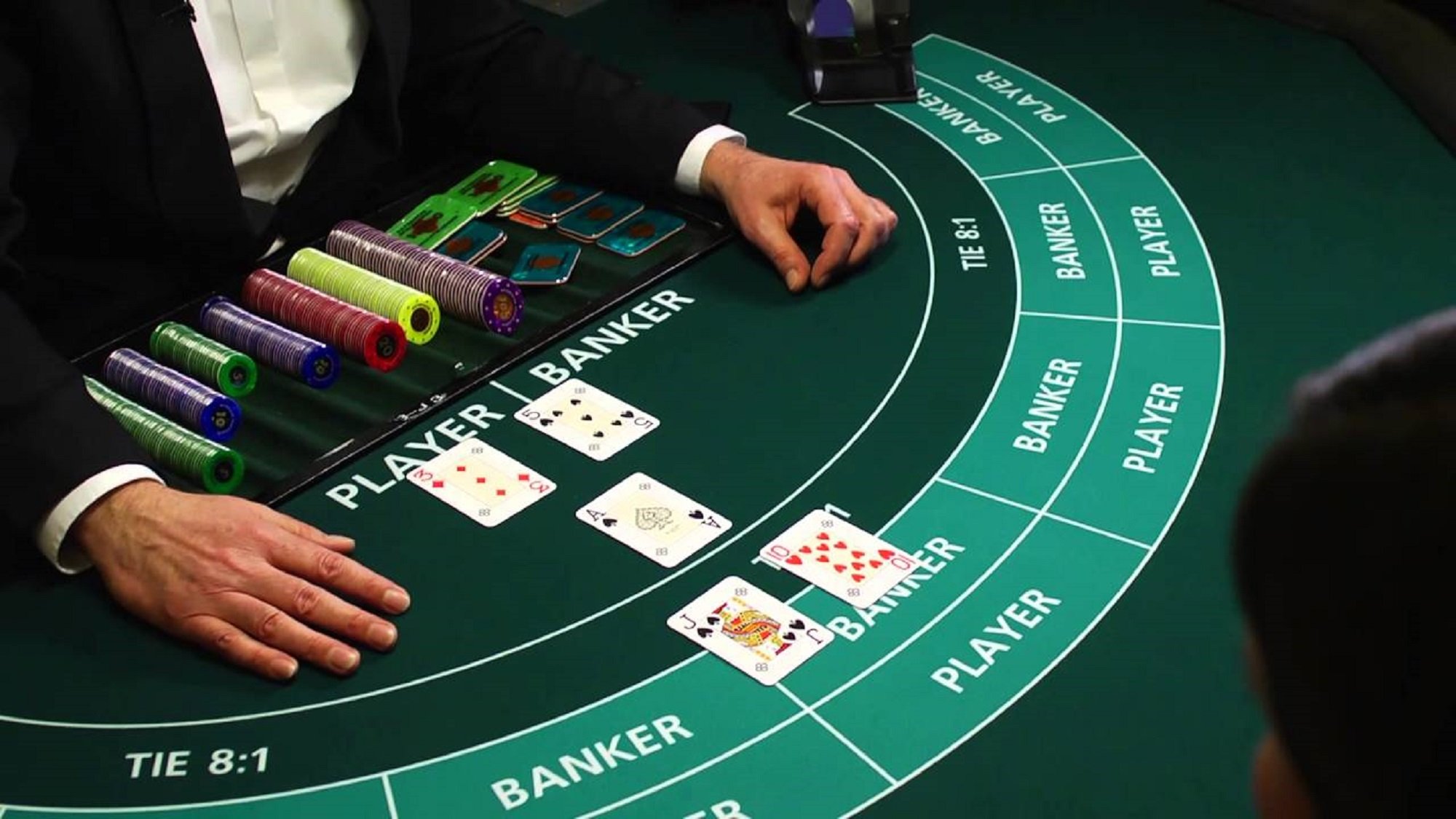 Slot Makinelerinde Şansın Dalgaları: Stratejiler ve Teknikler